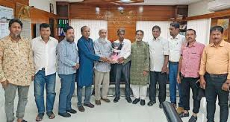 কুয়েট ভাইস-চ্যান্সেলরের সাথে বৃহত্তর আমরা খুলনাবাসী নেতৃবৃন্দের সৌজন্য সাক্ষাৎ